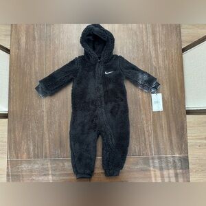 Nike Sportswear Frosty Fun Sherpa Coverall Baby Coverall; Black, 18M; 66K256-023